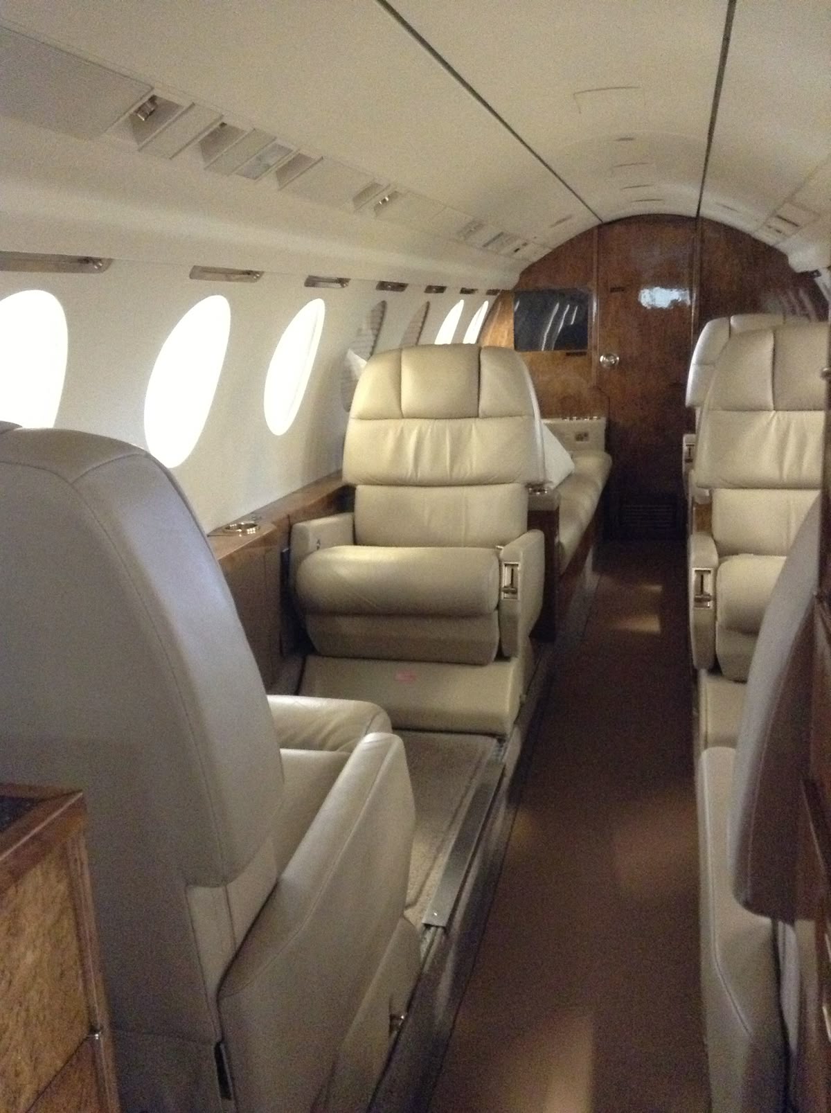 Aircraft Interior Valet