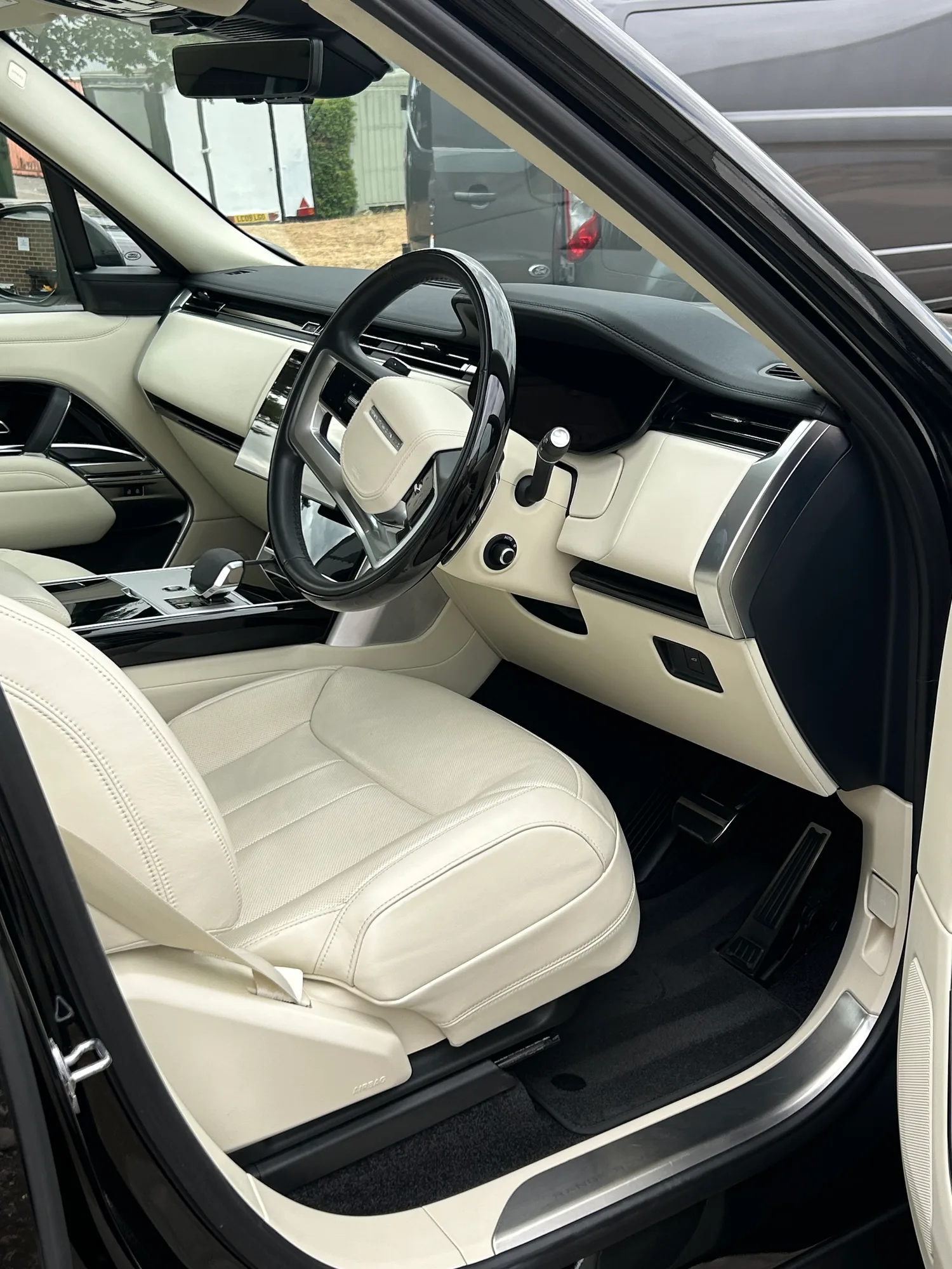 Range Rover cream leather interior after a full deep clean
