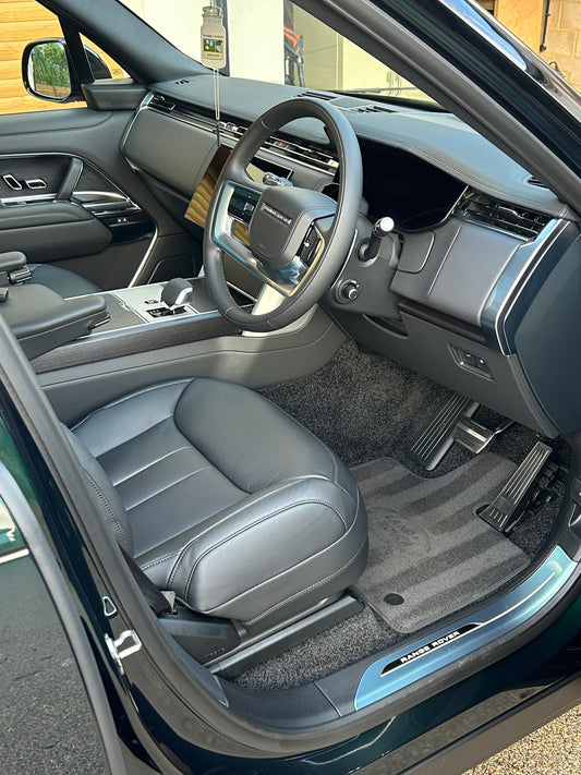 Range rover leather restoration mobile car detailing in Northampton