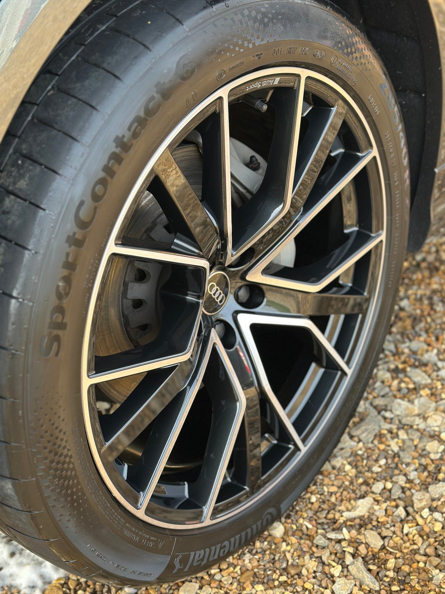 Audi Q8 wheel deep cleaned and protected in Northampton with top rated car detailing services